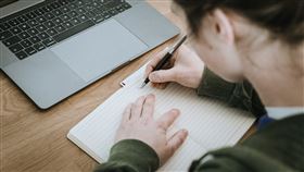 ▲家長重視學業成績，造成學生不少壓力。（圖／示意圖／擷取自pixabay）