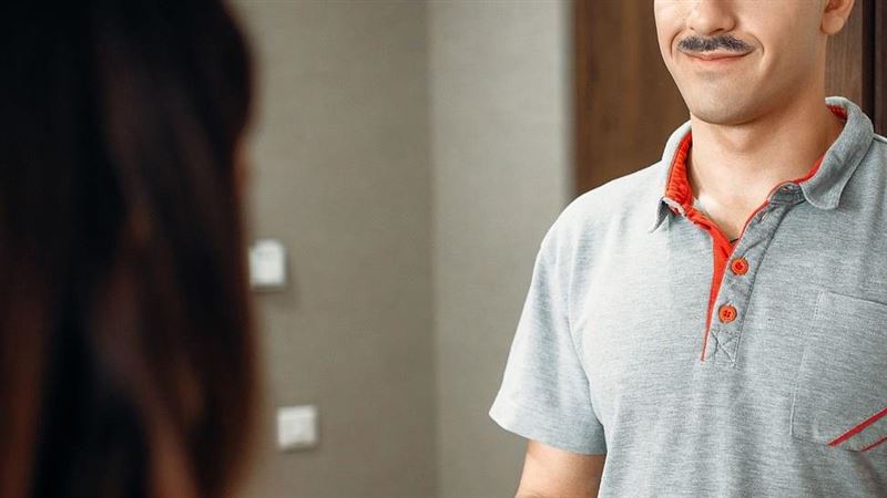 外送哥等5分鐘　妹子道歉：我都濕的