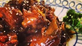 燉排骨,可樂,水,佳餚