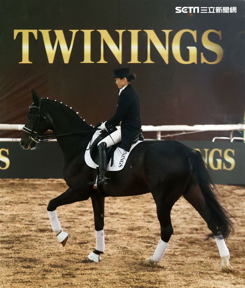 隋棠出席「馬會風尚躍動英倫-唐寧皇室榮耀午茶盛宴」。（記者邱榮吉/攝影）