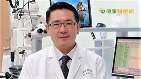 徐旭亮醫師說明，傳統觀念認為乾眼症是缺水為主，但根據最新研究指出，其實只有14%乾眼症患者為單純缺水型，高達約86%患者為缺油型或油水都缺的混合型。