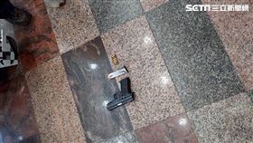 台南何姓土木工程包商在娘家門口對空連開3槍。（圖／翻攝畫面）