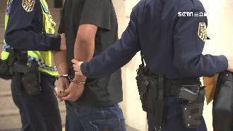 劫囚非首例　鑽「解送人犯」漏洞脫逃