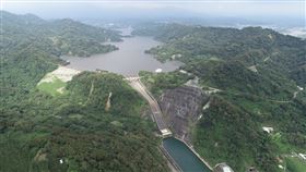 鯉魚潭水庫位在苗栗，負責供應苗栗縣及大台中地區的公共給水、工業用水。（圖／翻攝自鯉魚潭水庫官網）