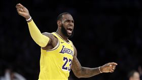 NBA／教練痛毆小球員　詹皇怒開嗆
NBA,洛杉磯湖人,LeBron James,發飆,體罰,美式足球
美聯社／達志影像