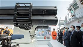 總統蔡英文出席「安平級巡防艦首艘安平艦交船及第2艘成功艦命名下水暨35噸級巡防艇交船聯合典禮」（總統府提供）