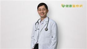 醫師表示，民眾若是發生少見的感染症或反覆感染，且有自體免疫疾病家族史，要提高警覺，必要時可諮詢風濕科醫師，及早診斷治療。