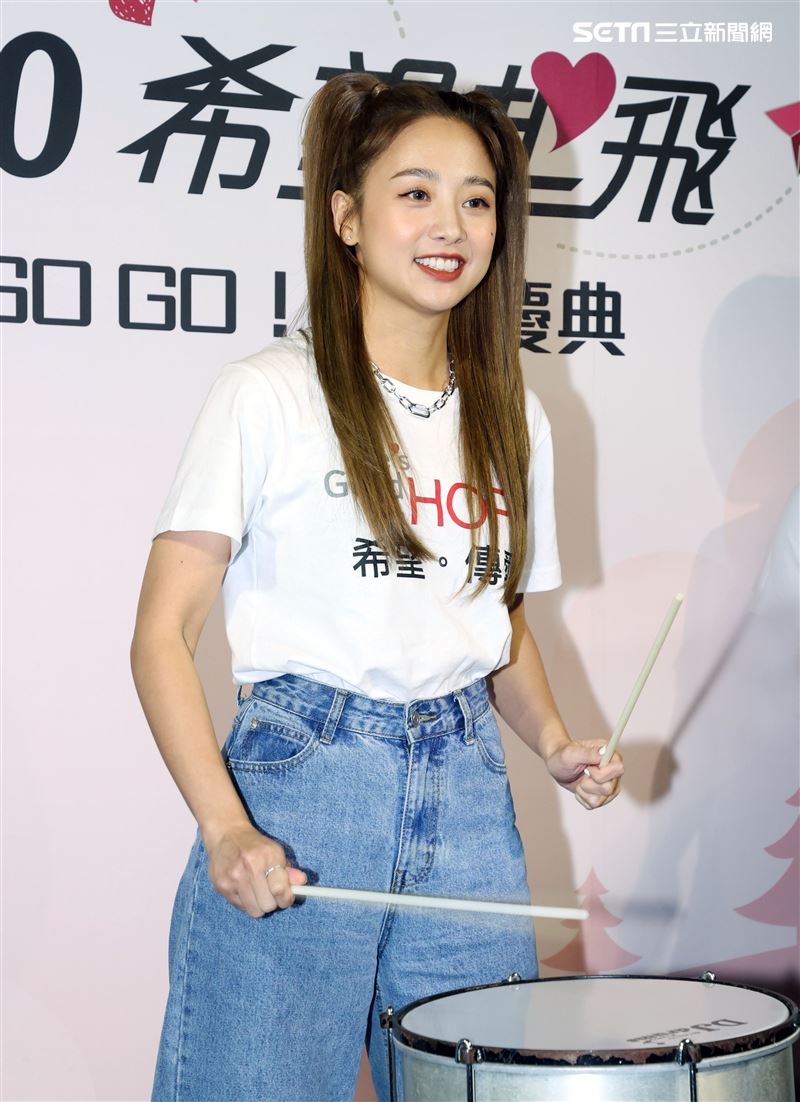 鬼鬼吳映潔出席耶誕慶典公益活動。（記者邱榮吉/攝影）