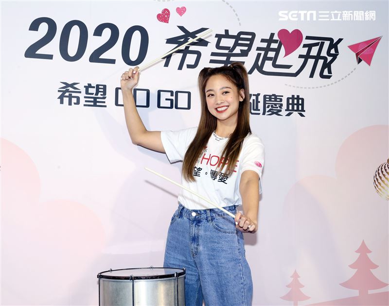 鬼鬼吳映潔出席耶誕慶典公益活動。（記者邱榮吉/攝影）