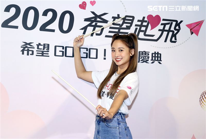 鬼鬼吳映潔出席耶誕慶典公益活動。（記者邱榮吉/攝影）