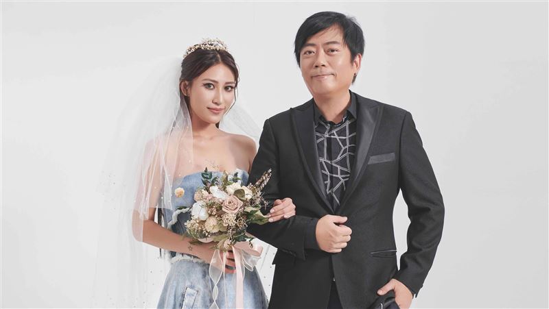 嫁11年沒拍婚紗　尪這舉動女星噴淚