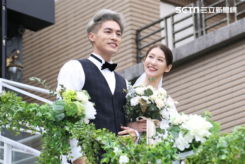 許孟哲與趙孟姿舉行婚宴，藝人孫協志、王仁甫、小刀、季芹、楊晨熙、張文綺、賈永婕出席。（圖／記者楊澍攝影）