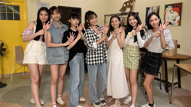 神正女團迎接大前輩　她罕曝低潮時刻