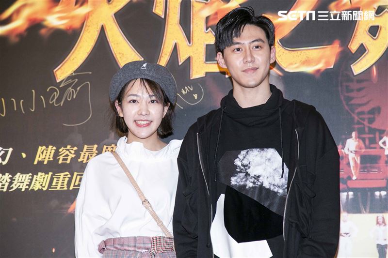 游鴻明、彭佳慧、郭彥均、羅宏正、屈中恆、風田、謝佳見出席觀賞《火焰之舞》。（圖／記者楊澍攝影）