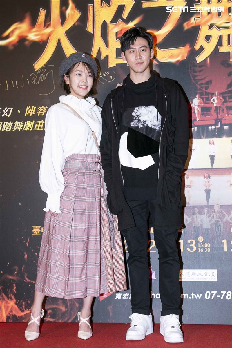 游鴻明、彭佳慧、郭彥均、羅宏正、屈中恆、風田、謝佳見出席觀賞《火焰之舞》。（圖／記者楊澍攝影）