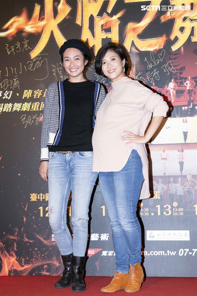 游鴻明、彭佳慧、郭彥均、羅宏正、屈中恆、風田、謝佳見出席觀賞《火焰之舞》。（圖／記者楊澍攝影）