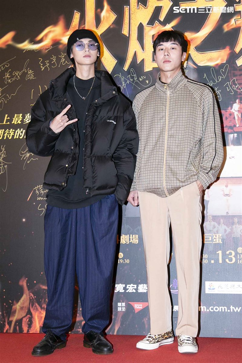 游鴻明、彭佳慧、郭彥均、羅宏正、屈中恆、風田、謝佳見出席觀賞《火焰之舞》。（圖／記者楊澍攝影）