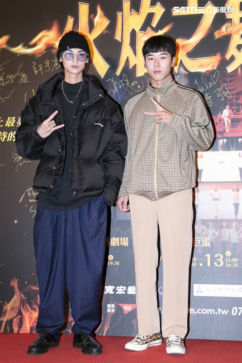 游鴻明、彭佳慧、郭彥均、羅宏正、屈中恆、風田、謝佳見出席觀賞《火焰之舞》。（圖／記者楊澍攝影）