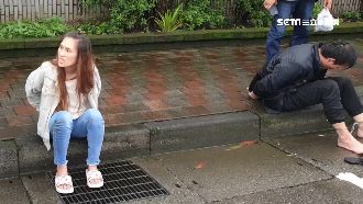 最窮劫囚團！住不起旅館只能睡車上