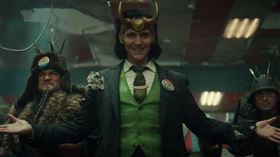 「邪神洛基」新造型曝光，混搭帶一些荒謬。（圖／翻攝自YouTube）