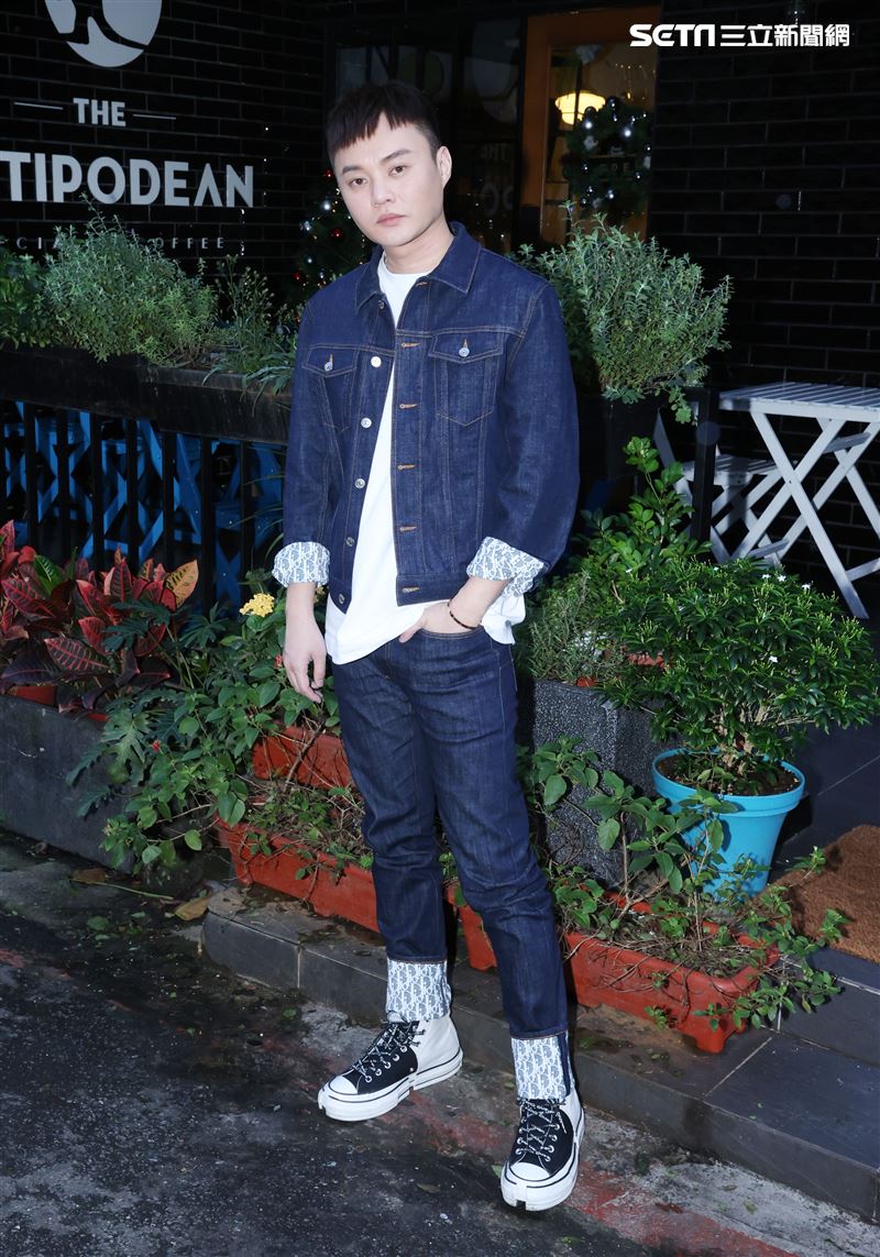 許富凱三立新聞網專訪。（記者邱榮吉/攝影）