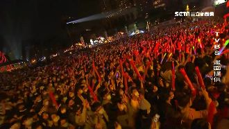 耶誕城人潮爆滿　退場疏散交警忙翻