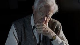 二十世紀諜報小說大師約翰．勒卡雷過世，享壽89歲，著有「諜影行動」、「冷戰諜魂」等知名著作。