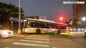女高中生,公車車禍,送醫,台中,翻攝畫面