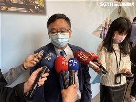 對彰化萬人血清研究一事，台大公衛教授陳秀熙僅表示「都過去了」，不想模糊今日記者會焦點，隨即匆匆快閃。（記者：簡浩正）