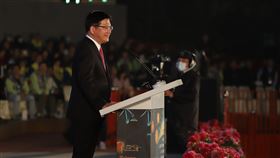 交通部長林佳龍簽核，由高雄市、台北市分別獲得2022、2023年台灣燈會舉辦縣市的第一優先序位。（圖／交通部提供）