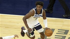 ▲狀元郎艾德渥斯（Anthony Edwards）扒火鍋、加碼灌籃秀。（圖／美聯社／達志影像）