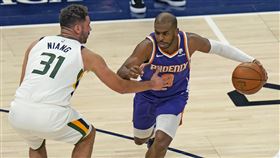 ▲保羅（Chris Paul）太陽首秀5分6助攻。（圖／美聯社／達志影像）