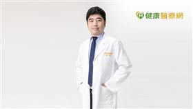 土城長庚醫院李信赋醫師表示，出現胸悶胸痛，盡速就醫才是最安全的選擇。