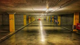 ▲地下室,室內停車場,停車位（圖／翻攝自Pixabay）
