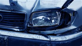 霉運,車禍,過馬路,僧人(翻攝自 Pixabay)