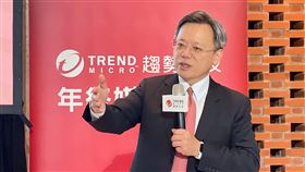 趨勢科技：企業可能面臨雲端風險升高資安業者趨勢科技台灣區暨香港區總經理洪偉淦15日表示，2020年在疫情影響下，加速企業數位轉型的進程，企業將可能面臨雲端風險升高與逐漸增長的複合式目標攻擊。中央社記者吳家豪攝 109年12月15日