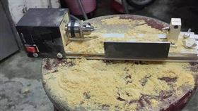 男子手作檜木筆送老婆慘被拒：像GG（圖／翻攝自爆怨公社臉書）