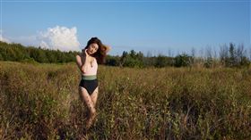 林真亦在寫真中的絕美大景曝光。（圖／尖端出版提供）