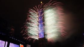 2020台北跨年晚會101煙火。（圖/記者林聖凱攝影）