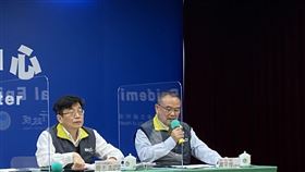 1216CDC記者會,中央流行疫情指揮中心 莊人祥 發言人中央流行疫情指揮中心 張上淳 專家諮詢小組召集人中央流行疫情指揮中心 陳時中 指揮官中央流行疫情指揮中心 周志浩 疫情監測組組長文化部 蕭宗煌 政務次長（圖／記者簡浩正攝影）