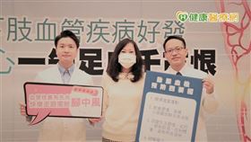左為洪俊聲醫師，中間病患楊小姐，右為黃伯森醫師。