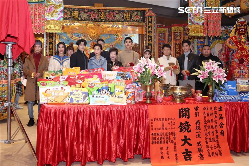 《再說一次我願意》開鏡記者會郭書瑤、蔡凡熙、侯彥西、莫莉、方文琳、祖雄、大蛇丸、宥凱、王鏡冠、王茉聿、陳羿霏、吳雨璇出席。（圖／記者楊澍攝影）