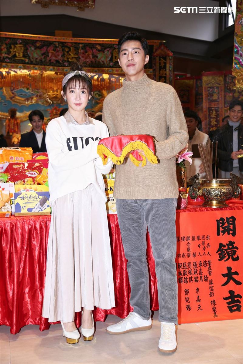 《再說一次我願意》開鏡記者會郭書瑤、蔡凡熙、侯彥西、莫莉、方文琳、祖雄、大蛇丸、宥凱、王鏡冠、王茉聿、陳羿霏、吳雨璇出席。（圖／記者楊澍攝影）