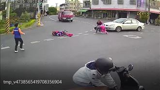 「阿娘喂」嬤推孫被撞飛　多虧這動作