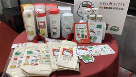 中華郵政首次與國際知名三麗鷗經典明星HELLO KITTY合作，17日推出9款「郵蒂幸福」聯名系列商品。（圖／中華郵政提供）