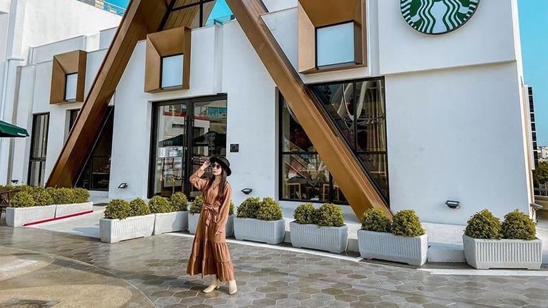 星巴克夢幻新門市！猶如夢幻積木城堡