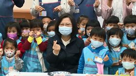 蔡英文訪視「國防部大直非營利幼兒園」