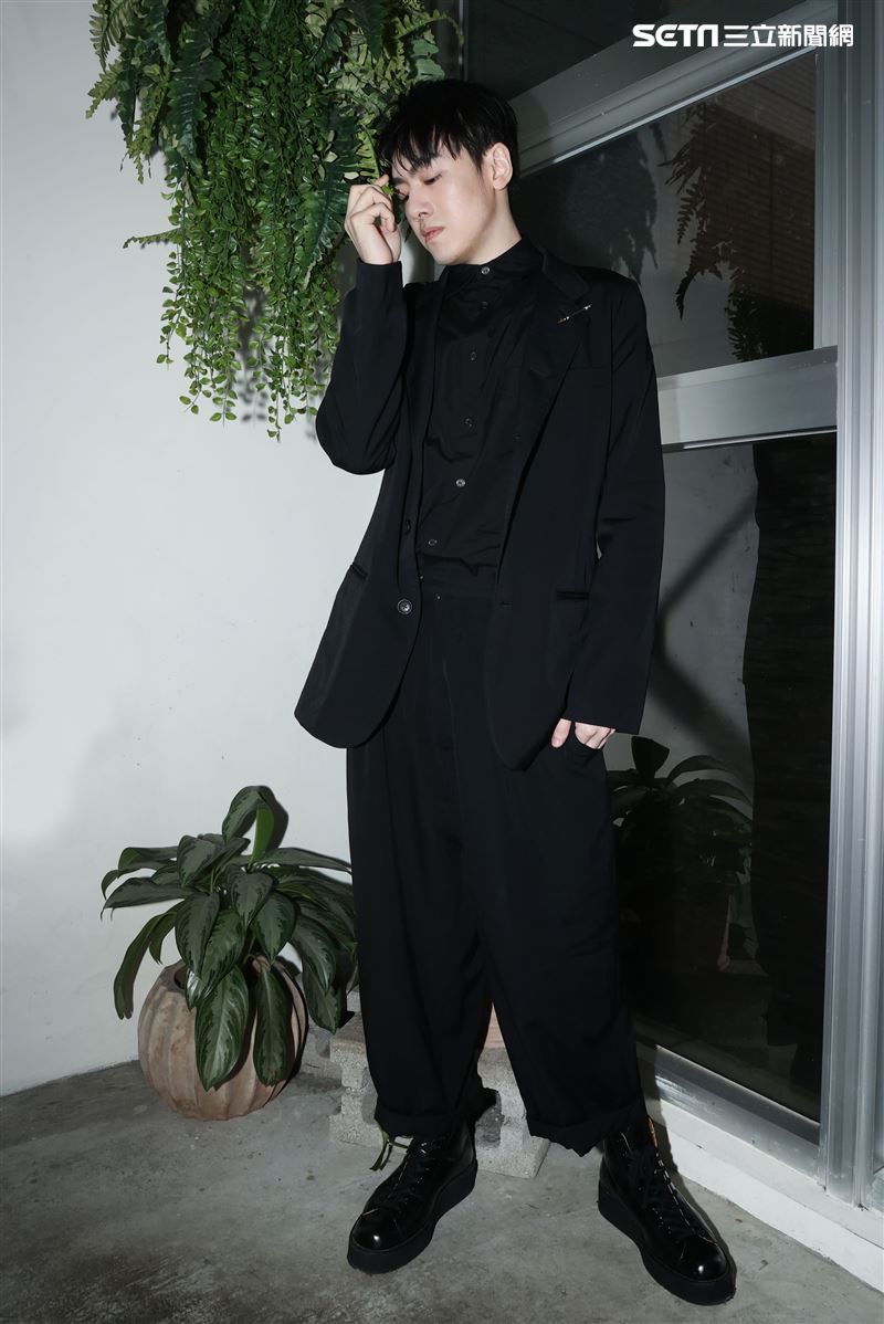 選秀冠軍李友廷三立新聞網專訪。（記者邱榮吉/攝影）