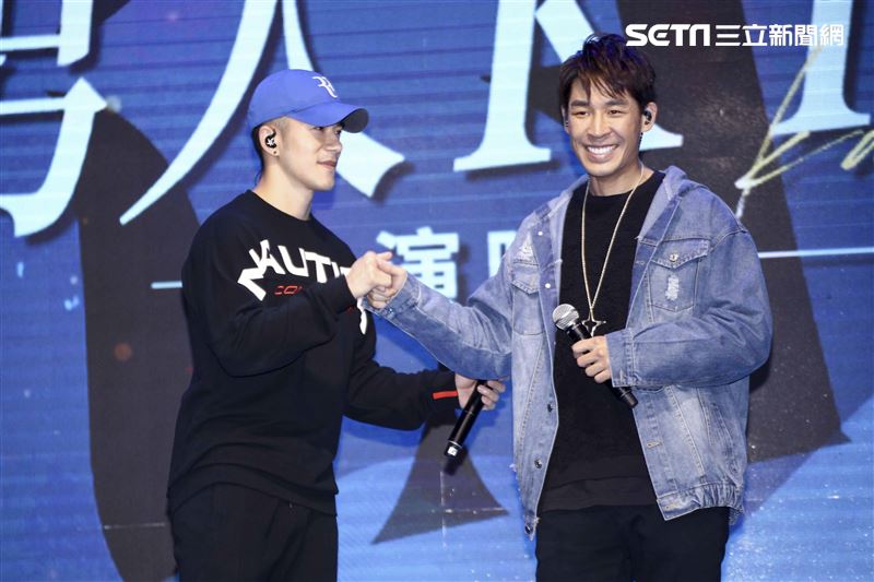 是元介、溫昇豪、藍鈞天、JR紀言愷男人KTV新組合演唱會 。（圖／記者楊澍攝影）