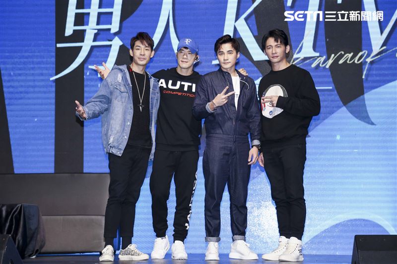 是元介、溫昇豪、藍鈞天、JR紀言愷男人KTV新組合演唱會。（圖／記者楊澍攝影）